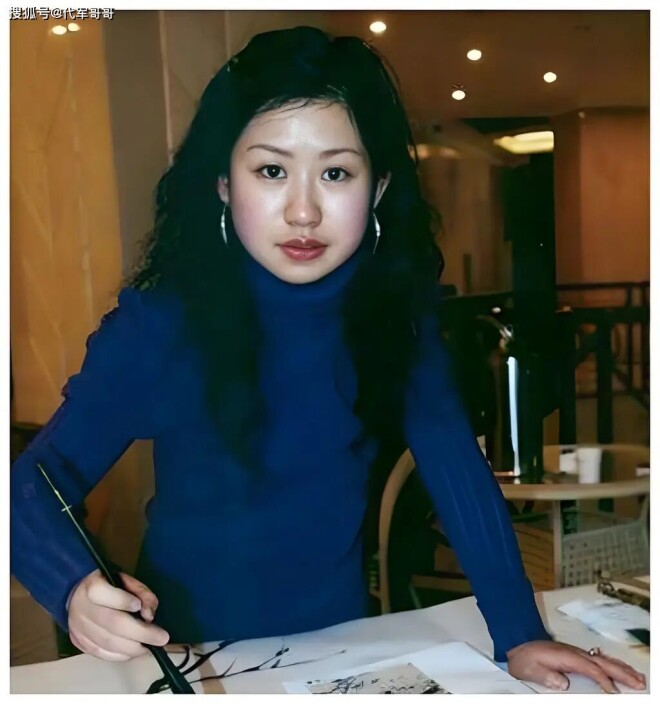 50岁央视名嘴任鲁豫近况 娶富家千金生两个儿子（配图3）