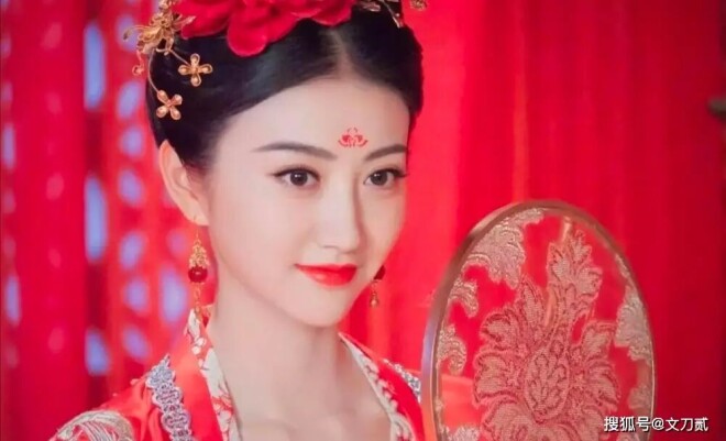 景甜背后的金主之谜 王思聪早已道出事实（配图21）