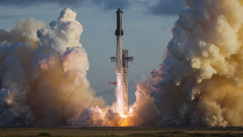 SpaceX的星舰火箭28日在美国德州基地升空。 （图取自x.com/SpaceX）