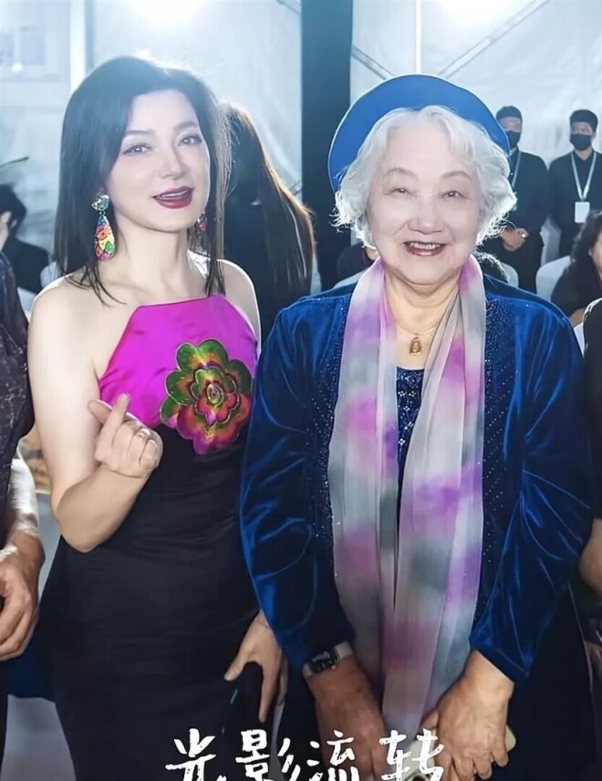 她比刘晓庆还美58岁依旧单身 如今带着母亲生活（配图5）