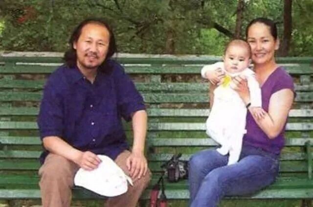 腾格尔现状：住北京别墅 把老来得子儿子宠成宝（配图3）