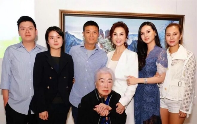 她嫁豪门生5子后丈夫爱上王祖贤 婆婆霸气给4亿（配图22）