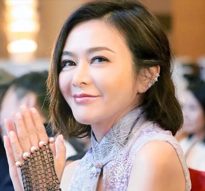 关之琳：和父亲28年不来往 却为他买了400万墓地（配图8）
