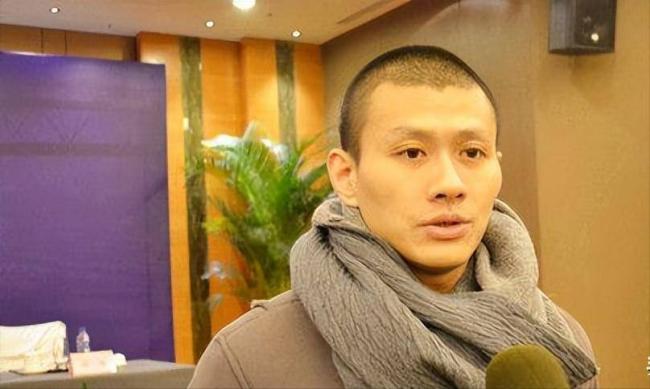 舞伴猝逝后岁杨丽萍近况曝光，难怪小彩旗不接班