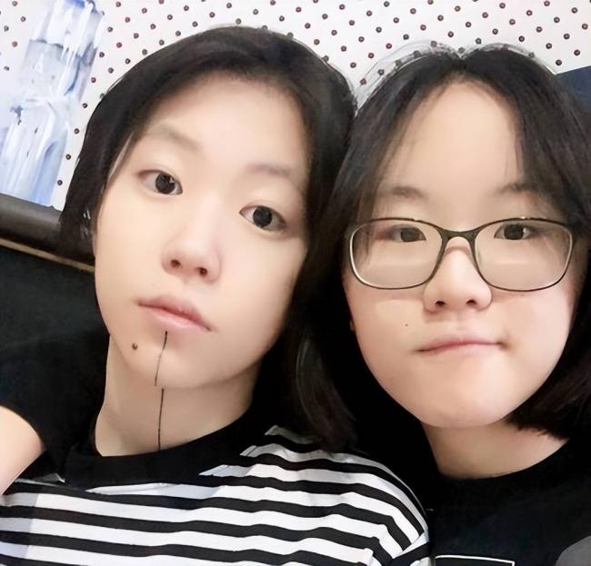 窦靖童妹妹被曝患精神疾病，20年和窦唯不见面