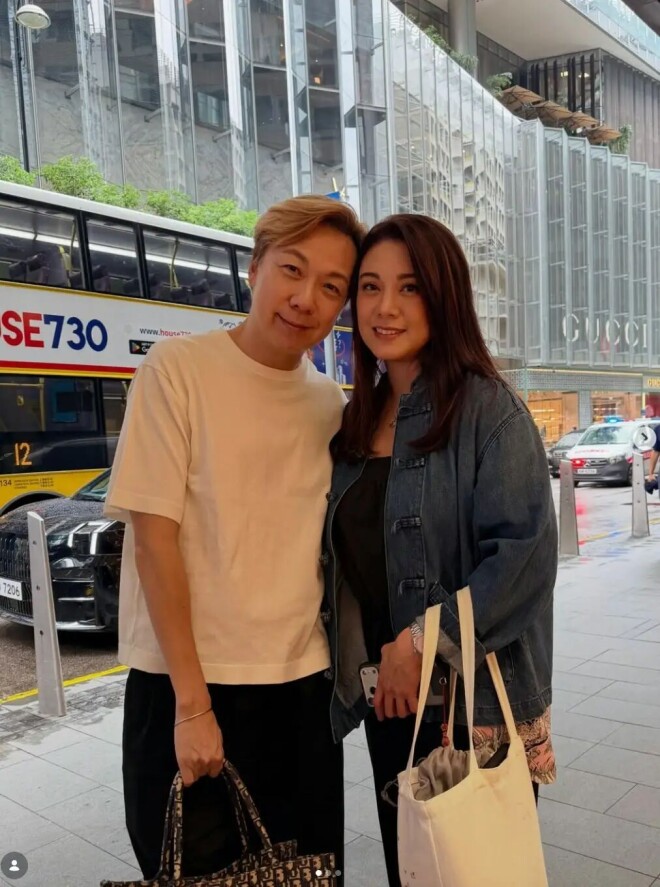 香港女星传恋70岁百亿富商 街头背普通帆布袋（配图2）