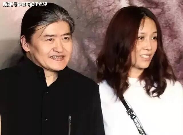 那英成都演唱会临时加歌 哽咽清唱弯弯的月亮（配图5）