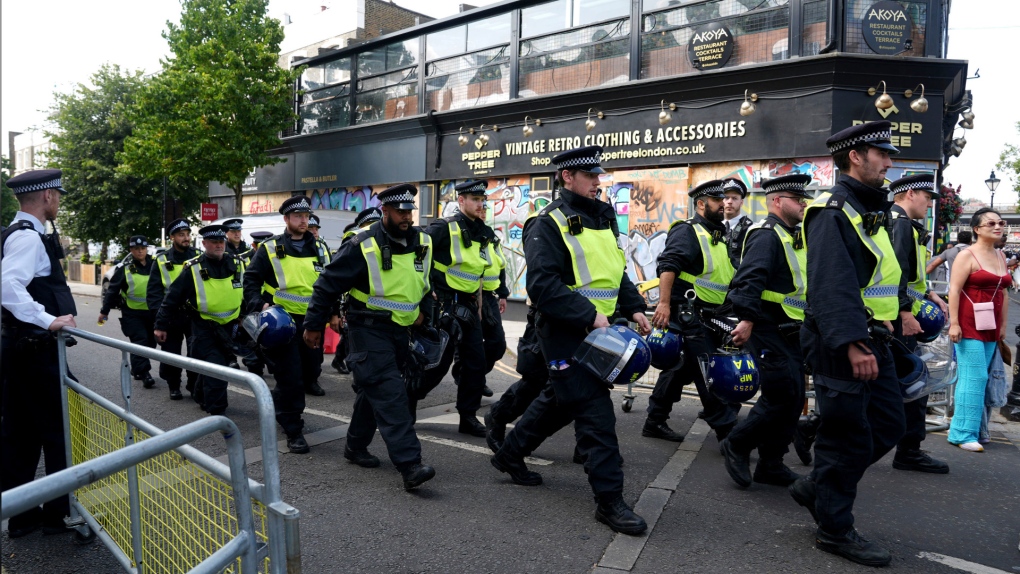 警方称，伦敦诺丁山狂欢节期间遭到袭击的两人已死亡