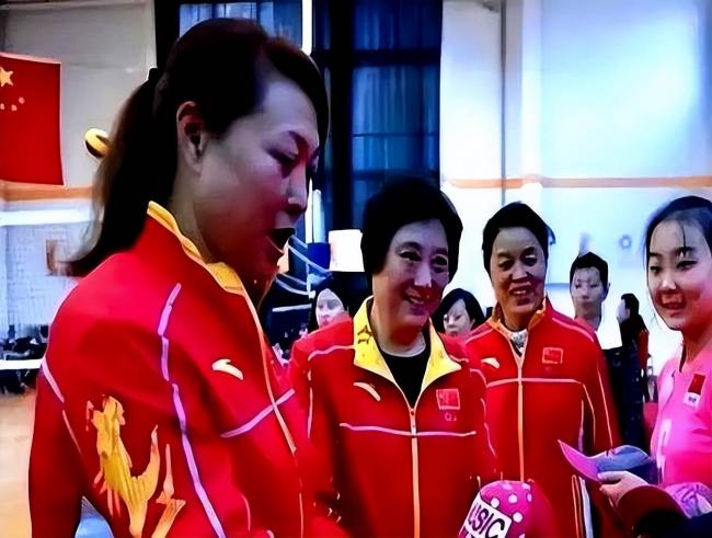 女排首任队长弃官下海，北京有楼女儿是国际超模