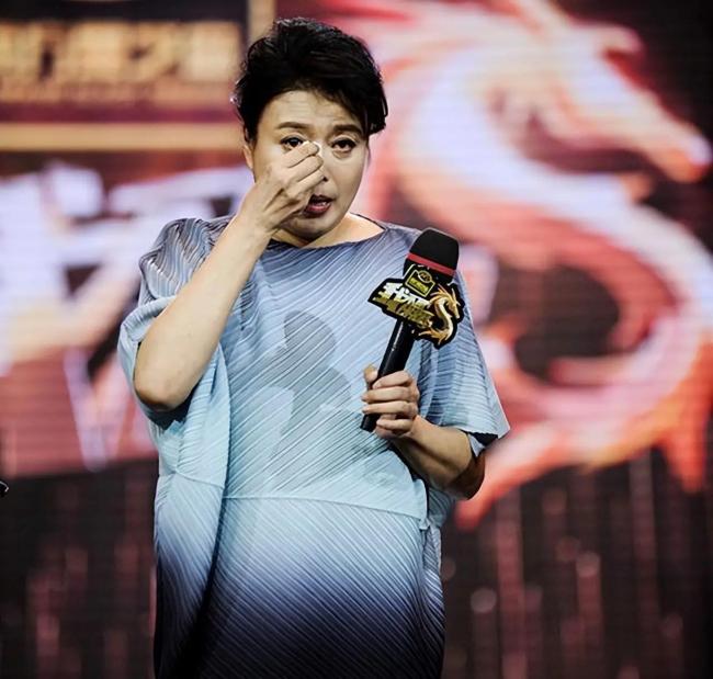 年轻时没管好下半身，如今66岁的她依旧单身
