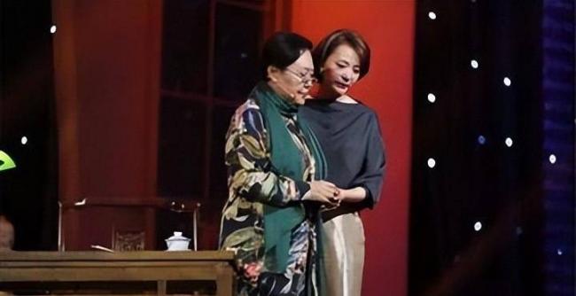 官媒发文官宣！52岁董卿终于等到好消息