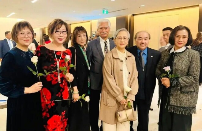 秦沛与元华高雄温哥华聚会 多位老戏骨近照曝光（配图8）
