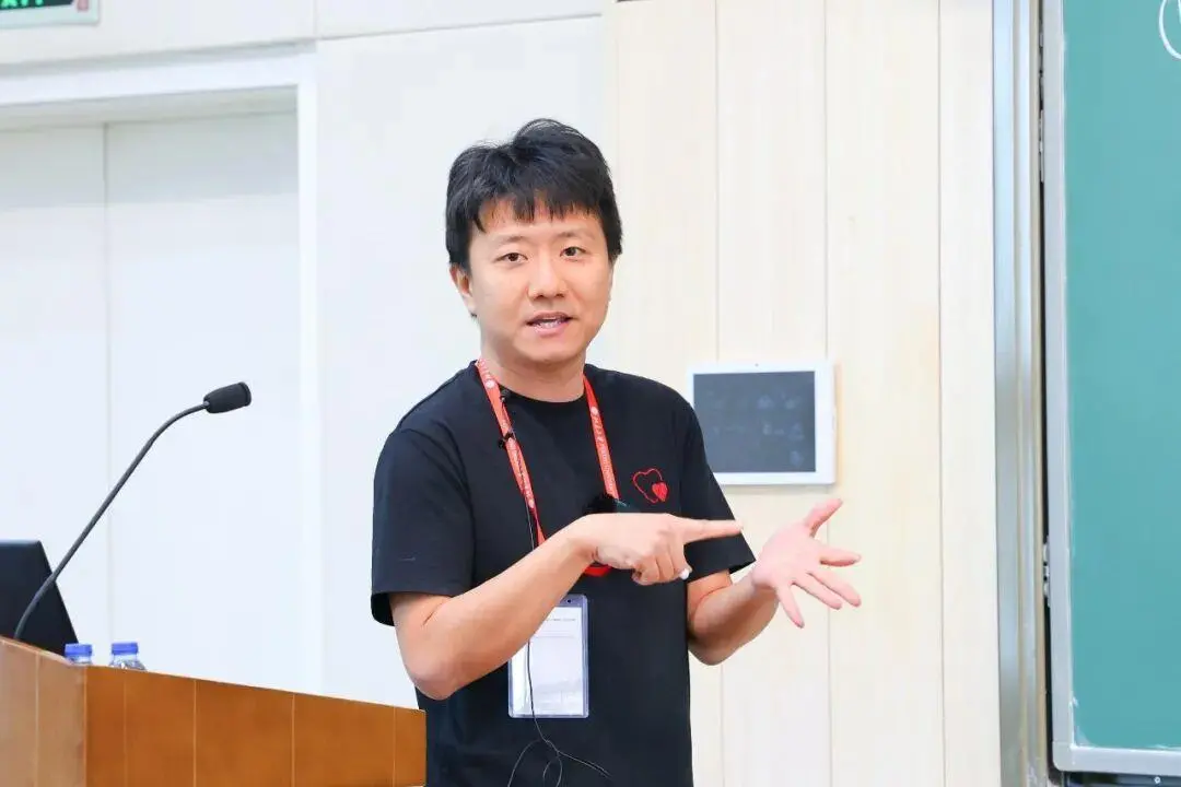 菲尔兹奖得主邓煜谈“是否回国”