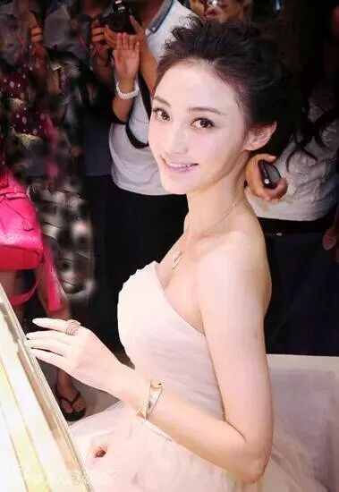 十大高开低走的伤仲永女星 光性感美艳远远不够（配图3）