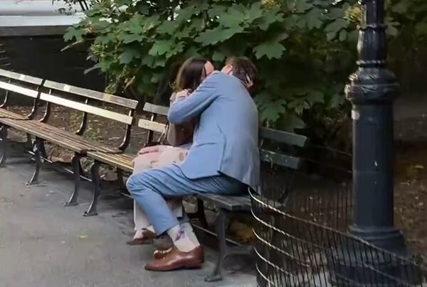 全被拍！美已婚顶尖律师激吻小16岁女同事