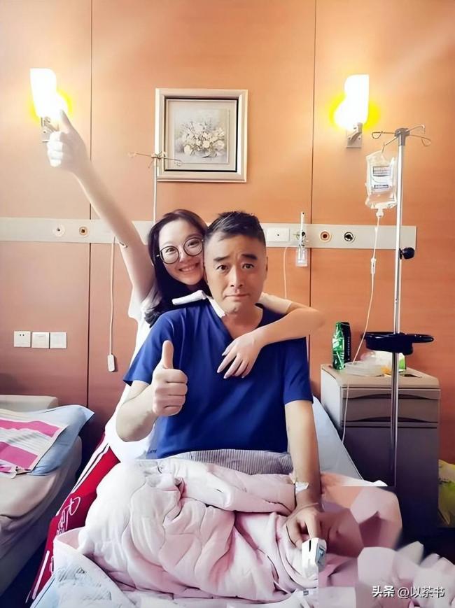 她比董卿知性、比周涛漂亮、39岁未婚育