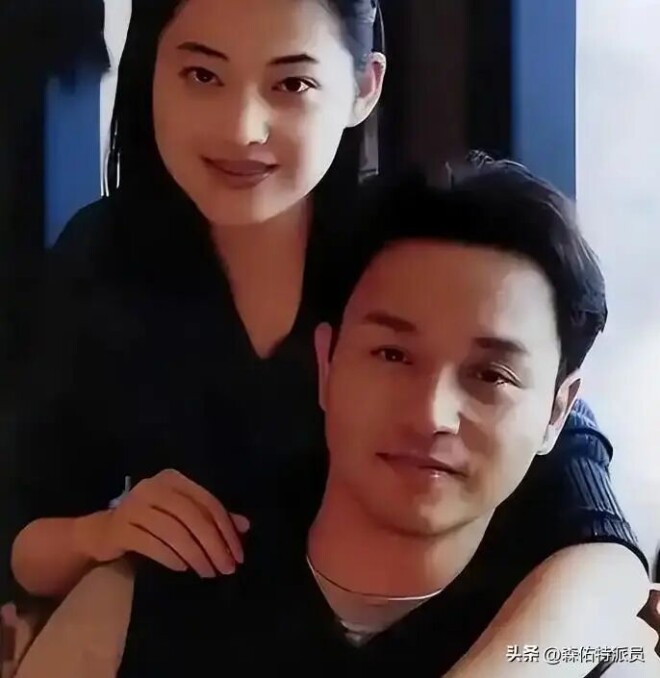 为娶小17岁的梅婷他抛下儿子与妻子离婚 如今（配图6）