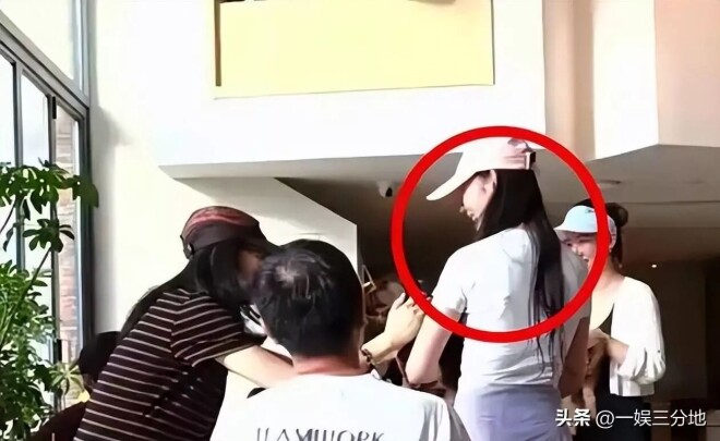 北京偶遇沈腾一家 儿子眼小胖的满脸堆肉（配图3）