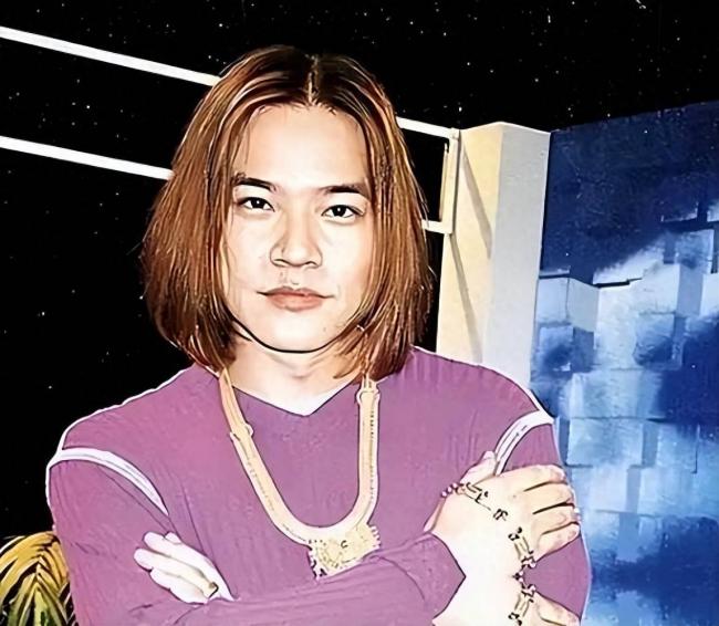 他曾与四大天王齐名，被包养十年后，当了和尚