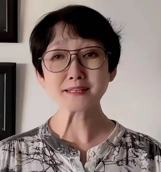 成方圆和王刚离婚25年 境遇变化惊人（配图16）