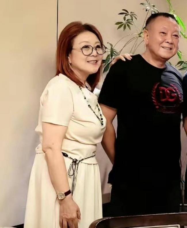 张艺谋没想到，苦干42年，给岳父岳母做了嫁衣