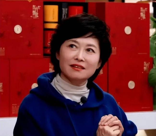 敬一丹告别仪式：大咖扎堆送别 央视元老排长队