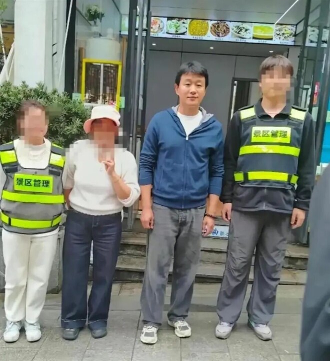 47岁佟大为被偶遇：个子挺矮 身材微胖好普通啊（配图2）