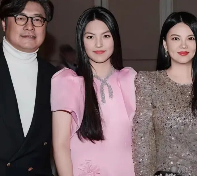 李湘晒王诗龄与施罗德合照 人脉圈层惹人惊叹（配图6）