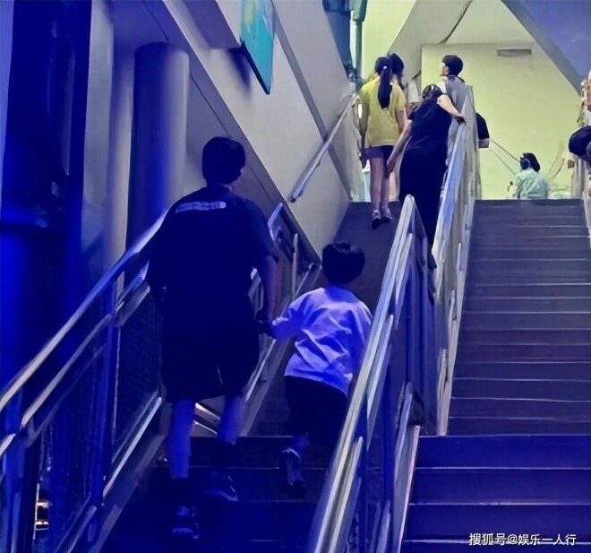 离婚5年的赵丽颖 竟给冯绍峰埋下了一枚惊喜炸弹（配图2）