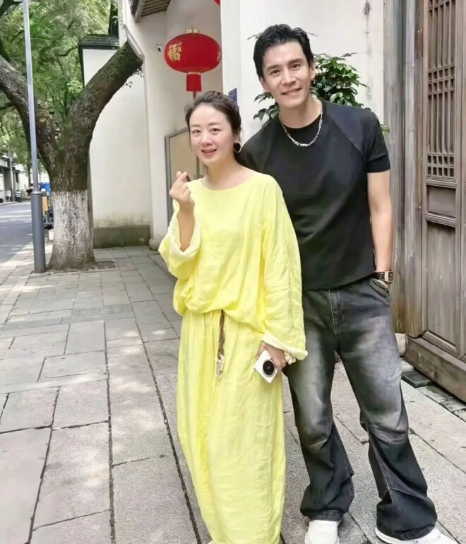 小李琳素颜眼肿体肥 经超胸肌健硕被嘲像母子（配图10）