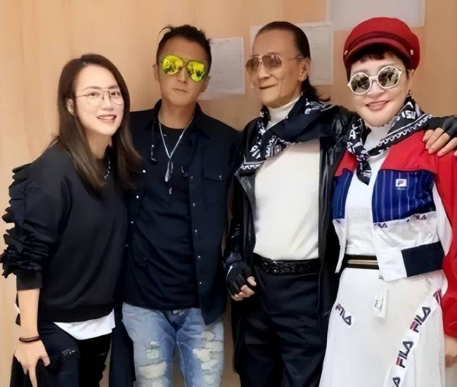 亲儿子不亲、王菲闺女不认，谢霆锋处境太尴尬