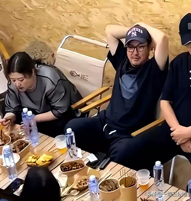 北京偶遇沈腾一家 儿子眼小胖的满脸堆肉（配图16）