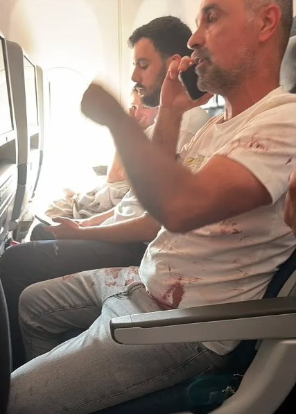 “驾驶员浑身是血” 迪拜航空劫机事件照片流出