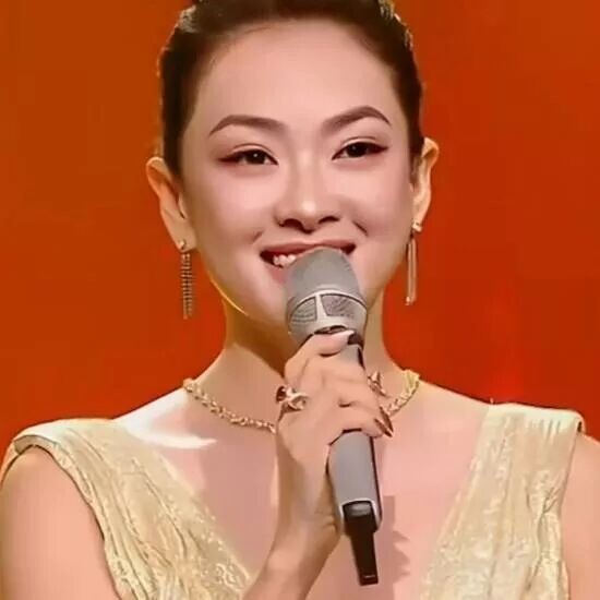 这是章子怡？面容大变被指浮肿紧绷疑医美过度（配图2）