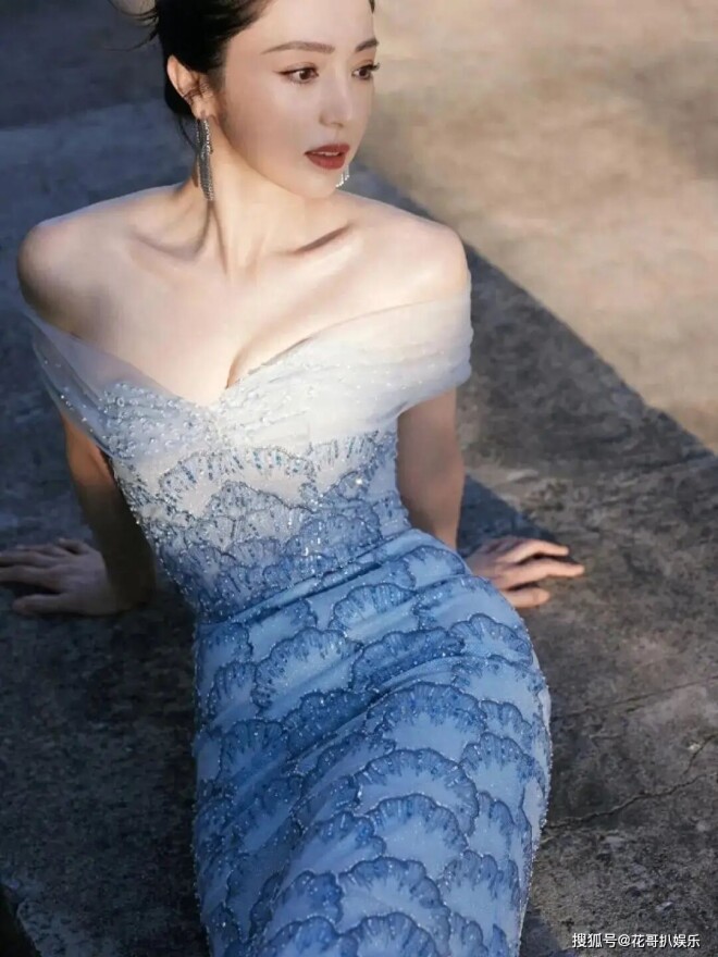 佟丽娅董璇路人拍的生图曝光 网友：像两老巫婆（配图3）
