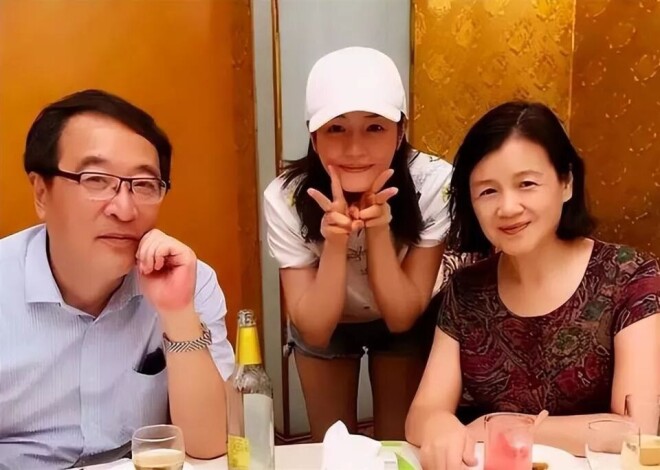 陈妍希现状：住北京豪宅 钱给姐姐管 亲妈帮带娃（配图11）