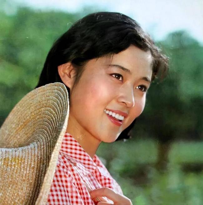 倪萍亲哥被母亲偏爱 他的现状令人唏嘘