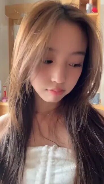 女大十八变：赵薇女儿近照曝光 又高又美（配图5）