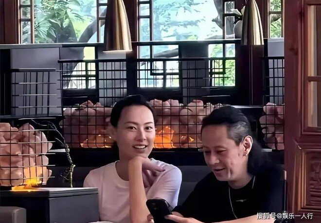 梁洛施牵手男友马浴柯亮相活动 十指紧扣秀恩爱（配图6）