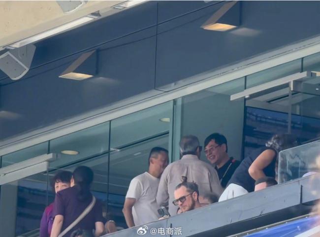 马云等中国科技大老 现身世界杯决赛看台