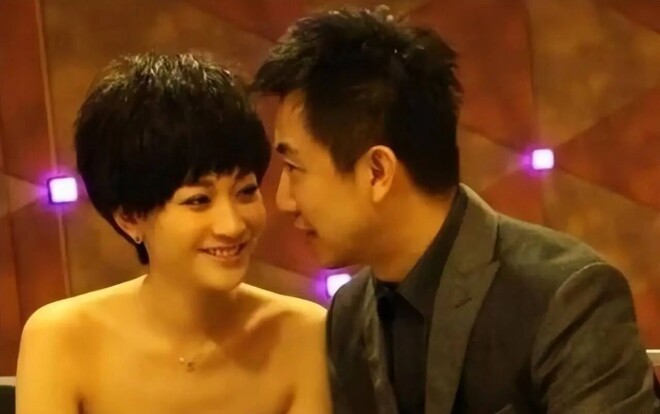 李小冉嫁给挚友后又离婚 她的情路坎坷到离谱（配图6）
