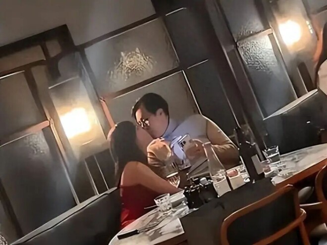 67岁香港富商与网红婚外情九年 女方五年生四胎（配图1）
