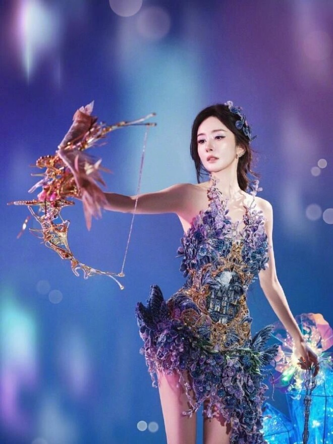 杨幂深圳这一夜惊艳全场 游本昌的话应验了（配图1）