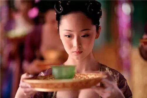 十大高开低走的伤仲永女星 光性感美艳远远不够（配图17）