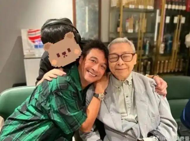 94岁老戏骨去世，香港政府发文，众星哀悼