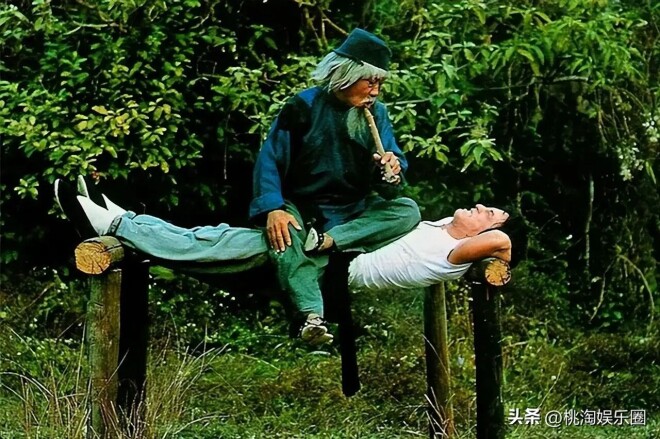 成龙成名前曾被女星当面嘲讽：你配和我搭戏吗？（配图8）