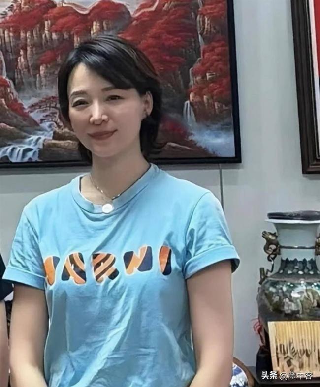 看到董卿王丽坤栽进致命大坑，女星都不找富豪了