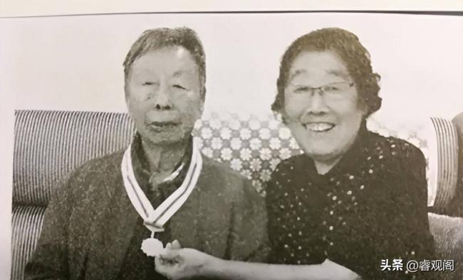 原来他俩是敬一丹的弟弟，如今身居高位