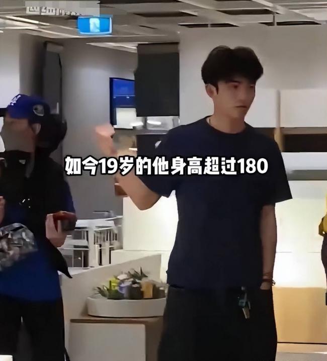 不装了，张柏芝为长子庆生，谢霆锋缺席沉默