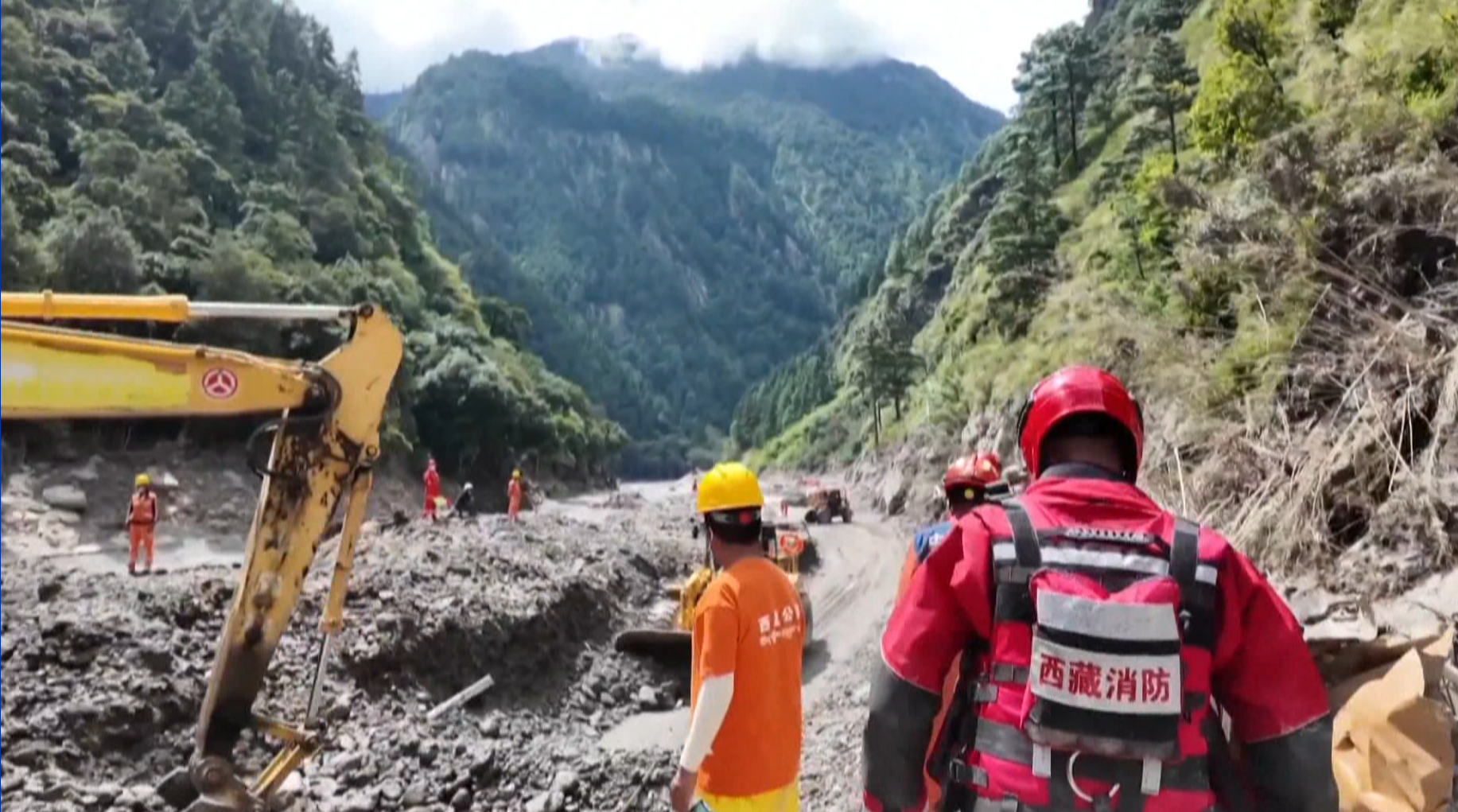 尼泊尔洪灾造成至少800人遇难，当局警告可能面临新一轮洪水（配图2）
